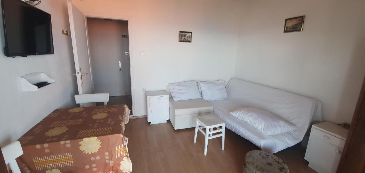 Marijan Zavala-istok Appartement *